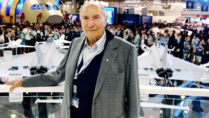 Serge Dassault au&nbsp;Salon International de l'Aéronautique et de l'Espace au Bourget,&nbsp;le 23 juin 2017. (ERIC PIERMONT / AFP)