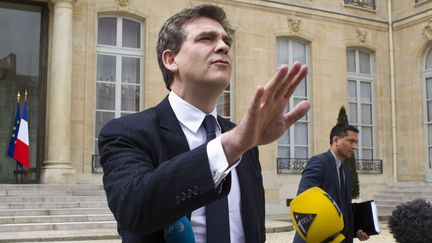 Le ministre du Redressement productif, Arnaud Montebourg, &agrave; la sortie du Conseil des ministres, &agrave; l'Elys&eacute;e, le 2 mai 2013.&nbsp; (JACQUES BRINON / AP / SIPA)