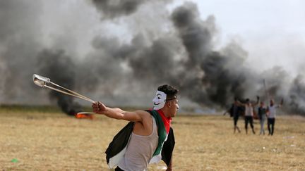 Un Palestinien manifeste dans la bande de Gaza pour le "droit au retour" des Palestiniens, le 5 avril 2018. (ASHRAF AMRA \ APAIMAGES/SIPA / APAIMAGES)