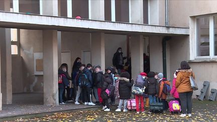 Covid-19 : une rentrée scolaire sous le signe du masque sanitaire pour 40 départements (FRANCE 3)