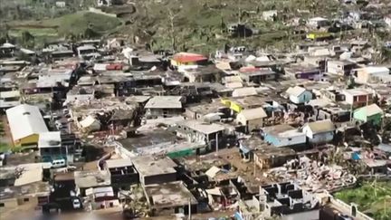 Sur l’archipel de Mayotte (Outre-mer), le cyclone Chido a laissé place à des paysages dévastés.