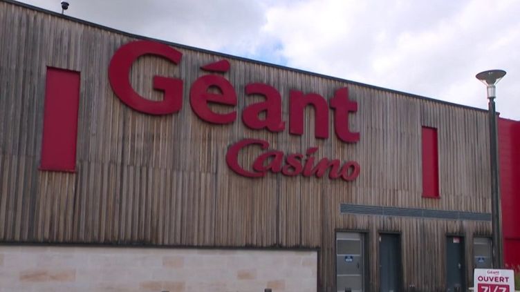 Casino : l'enseigne acculée par une dette colossale