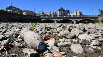 La Savoureuse à sec à Belfort (Territoire de Belfort) le 12 août 2022. (SEBASTIEN BOZON / AFP)