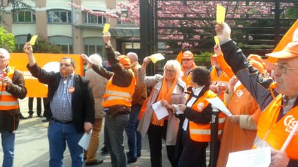 &nbsp; (manifestation de la CFDT devant la CNAV dans le 19e arrondissement de Paris)