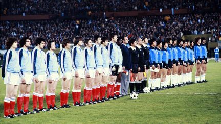 L'équipe de France et l'équipe d'Argentine avant la rencontre du 6 juin 1978, lors de la Coupe du monde de football. (AFP)