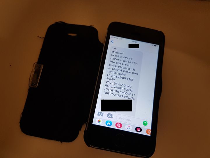 Un SMS reçu par Hassan,&nbsp;un habitant du quartier de la rue d'Aubagne évacué dès le 5&nbsp;novembre, de la part de son propriétaire. (ILAN CARO / FRANCEINFO)