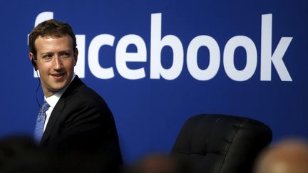 Le président de Facebook, Mark Zuckerberg, au siège du réseau social, à Menlo Park (Californie), le 27 septembre 2015. (STEPHEN LAM / REUTERS)