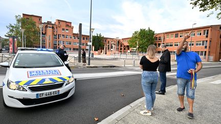 Alerte à la bombe au lycée international de Colomiers (Haute-Garonne) le 19 octobre 2023 (NATHALIE SAINT AFFRE / MAXPPP)