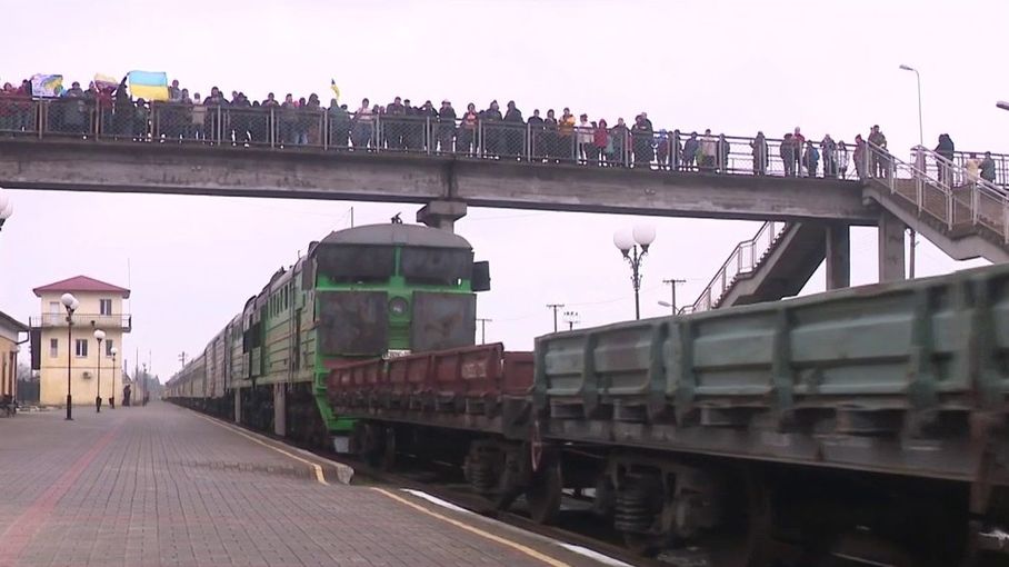 Guerre En Ukraine : émotion Après Le Retour Des Trains Entre Kiev Et ...