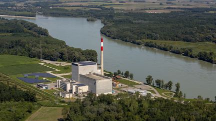 Vue aérienne de la centrale nucléaire de Zwentendorf (Autriche) qui n'a jamais été mise en service. (NEWSCOM)