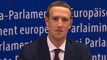 Facebook: Zuckerberg fait profil bas devant l'UE