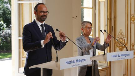 Le Premier ministre, Edouard Philippe, et la ministre des Transports, Elisabeth Borne, à Matignon, le 7 mai 2018. (PHILIPPE WOJAZER / POOL)