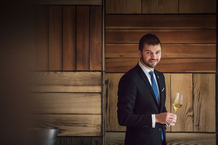 Le sommelier Thomas Lorival. (RESTAURANT LAURENT PETIT / MATTHIEU CELLARD)