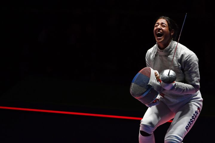 La joie de l'athlète russe Yana Egorian lors de la finale du sabre, le 8 août, à Rio de Janeiro au Brésil. (FABRICE COFFRINI / AFP)