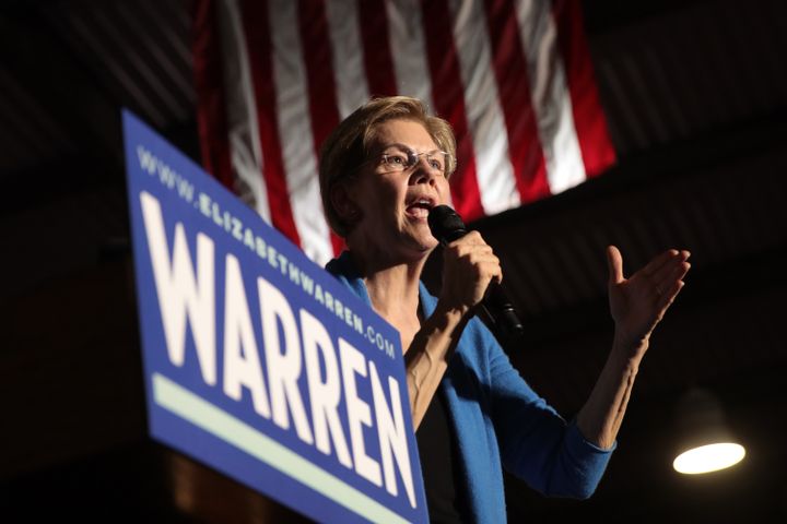 La candidate aux primaires démocrates Elizabeth Warren lors d'un meeting à Detroit (Michigan), le 3 mars 2020. (SCOTT OLSON / GETTY IMAGES NORTH AMERICA / AFP)