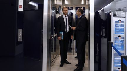 J&eacute;r&ocirc;me Lavrilleux (G) et Jean-Fran&ccedil;ois Cop&eacute; au si&egrave;ge de l'UMP &agrave; Paris, le 27 novembre 2012. (KENZO TRIBOUILLARD / AFP)