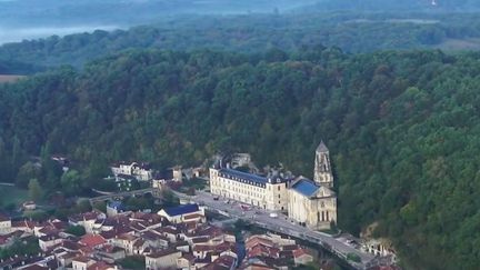 Chemins de traverse : une abbaye troglodyte en Dordogne