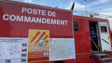 Une centaine de pompiers sont intervenus dans la nuit. (CLOTHILDE JUPON / RADIO FRANCE)