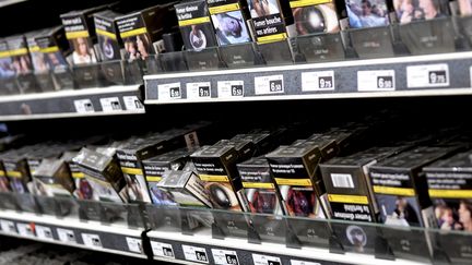 Le 1er juillet, certaines marques de cigarettes vont voir leur prix augmenter.&nbsp; (SYLVIE CAMBON / MAXPPP)