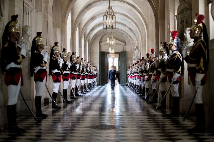 Le président de la République, Emmanuel Macron, arrive&nbsp;au château&nbsp;de Versailles pour s'exprimer devant le Congrès, le 3 juillet 2017. (ETIENNE LAURENT / AFP)