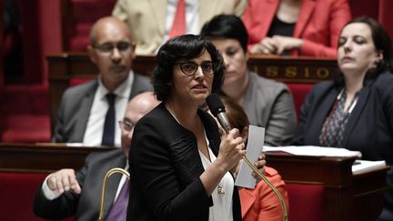 La ministre du Travail, Myriam El Khomri, lors de la séance des questions au gouvernement, mercredi 6 juillet 2016.&nbsp; (PHILIPPE LOPEZ / AFP)