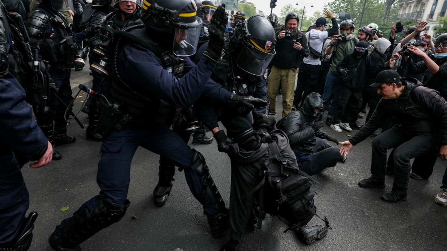 19 personnes placées en garde à vue à Paris