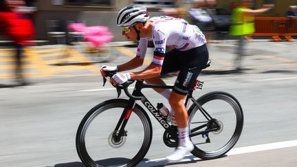 Tadej Pogacar lors du Tour d'Italie, le 4 mai 2024. (LUCA BETTINI / AFP)