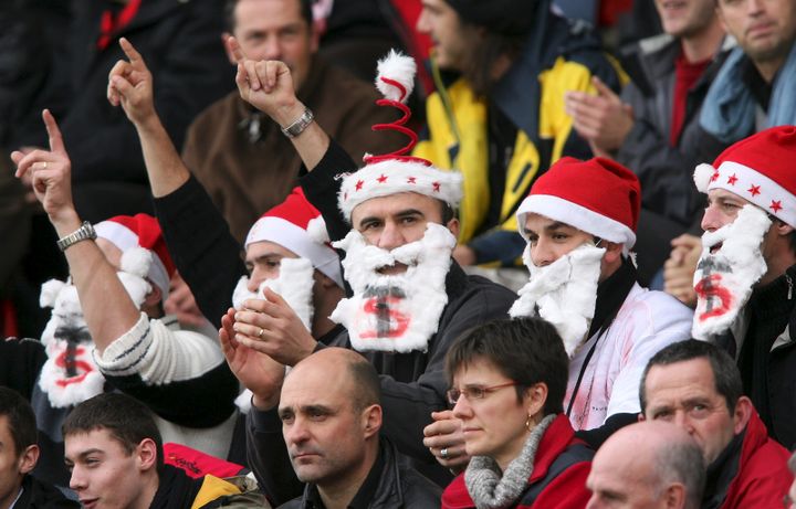 Des supporters du Stade Toulousain lors d'un match Toulouse-Newport, le 6 d&eacute;cembre 2008. (XAVIER DE FENOYL / MAXPPP)