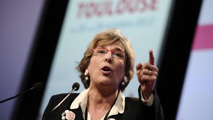 La s&eacute;natrice socialiste Marie-No&euml;lle Lienemann donne un discours lors du congr&egrave;s national du PS, le 27 octobre 2012 &agrave; Toulouse (Haute-Garonne). (LIONEL BONAVENTURE / AFP)