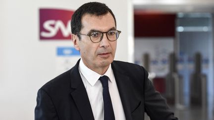 Le PDG de la SNCF Jean-Pierre Farandou à Saint-Denis, le 24 février 2021. (ERIC PIERMONT / AFP)