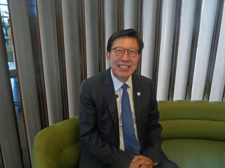 Busan Mayor Park Heong-joon on October 10, 2023 at the Pullman Tour Eiffel hotel in Paris.  (FG / FRANCEINFO)