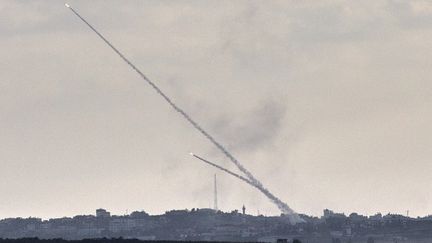 Des roquettes vues depuis la ville isra&eacute;lienne de Sderot, le 15 juillet 2014. (JACK GUEZ / AFP)