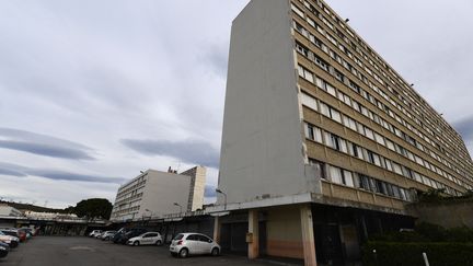 Le parc Kalliste, la cité paupérisée dans les quartiers nord de Marseille dans laquelle a eu lieu l'incendie survenu dans la matinée du 30 janvier 2024, le 25 mai 2016. (BORIS HORVAT / AFP)