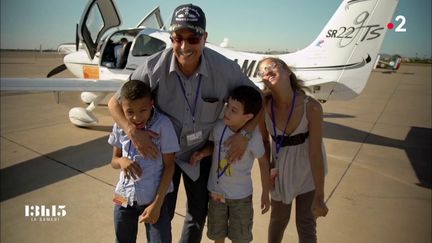 VIDEO. Dans l'esprit de Saint-Exupéry, l'association Les Ailes du Petit Prince fait découvrir le ciel aux enfants handicapés