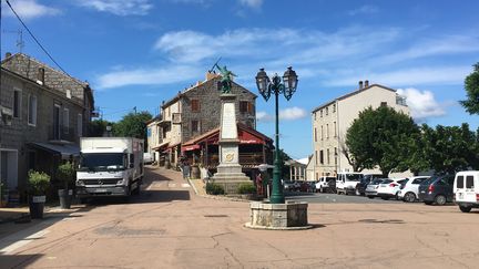 Le village de Zonza en Corse-du-Sud, le 14 juin 2018. (ELISE LAMBERT/FRANCEINFO)