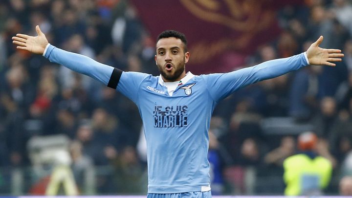 Le joueur de la Lazio Rome Felipe Anderson lors du derby romain, face &agrave; l'AS Rome, le 11 janvier 2015. (STEFANO RELLANDINI / REUTERS)