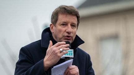 Yannick Jadot, candidat EELV à l'élection présidentielle, le 8 février 2022 à Rennes (Ille-et-Vilaine). (ESTELLE RUIZ / HANS LUCAS / AFP)