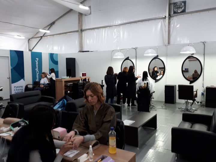 Le salon de coiffure et de manucure du village olympique. (VANESSA MARGUET / RADIOFRANCE)