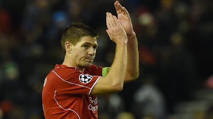 Le milieu de terrain de Liverpool, Steven Gerrard