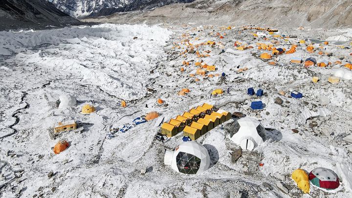 Camp de base de l'Everest le 14 avril 2022, au Népal. (TASHI LAKPA SHERPA / AFP)