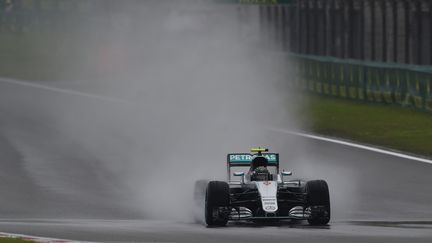 Nico Rosberg au volant de sa monoplace Mercedes (GREG BAKER / AFP)