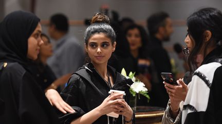 Des femmes assistent à la Fashion Week arabe au Ritz Carlton de Ryad, le 10 avril 2018
 (Fayez Nureldine / AFP)