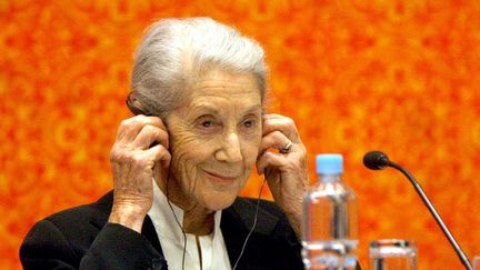 Militante anti-apartheid, l'écrivain sud-africain Nadine Gordimer, prix Nobel de littérature 1991, est décédée en 2014, à l'âge de 90 ans. Engagée contre le système d'apartheid, longtemps proche de l'ANC de Nelson Mandela, Nadine Gordimer témoignait dans ses romans de la société inégalitaire sud-africaine.&nbsp; (LUIS MORENO / NOTIMEX)