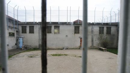 La cour intérieure de la maison d'arrêt de Pau (Pyrénées-Atlantiques), en 2010. (MAXPPP)