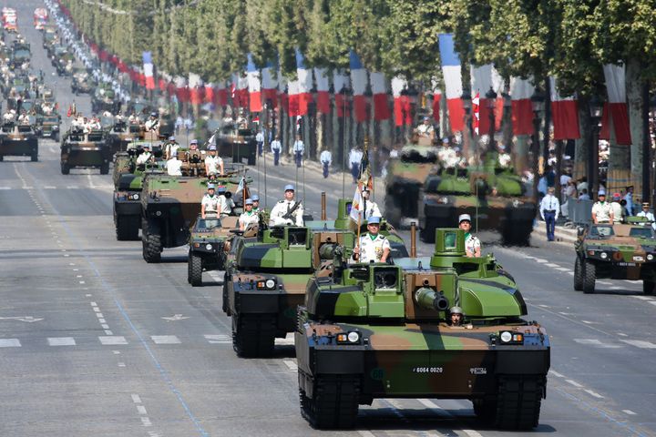 Le défilé du 14-juillet 2018 sur les Champs-Elysées à Paris.&nbsp; (LUDOVIC MARIN / AFP)