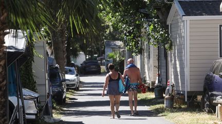 Des touristes au camping Le Front de mer, à Argeles-sur-Mer, le 5 août 2020. (RAYMOND ROIG / AFP)