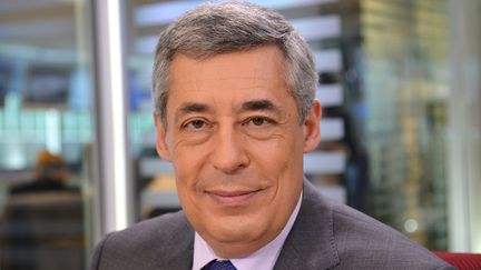 Le d&eacute;put&eacute; UMP Henri Guaino&nbsp;sur le plateau de LCI, &agrave; Paris, le 2 mai 2013. (IBO / SIPA)