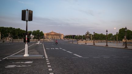 La place de la Concorde, à Paris, le 5 mai 2020, pendant le confinement. (SEVERINE CARREAU / HANS LUCAS / AFP)