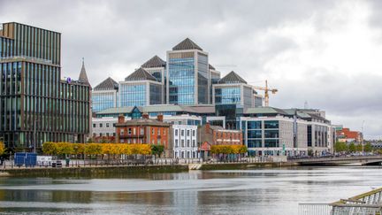 Le quartier des affaires de Dublin (Irlande), le 7 octobre 2021.&nbsp; (PAUL FAITH / AFP)