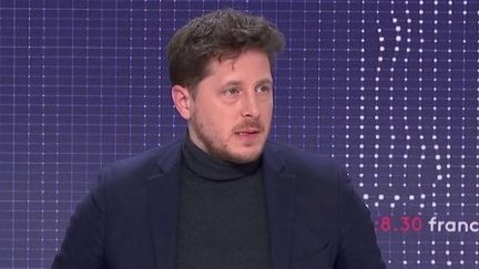 Julien Bayou, secrétaire national d'Europe Ecologie-les Verts, était l'invité du "8h30 franceinfo" le 17 novembre 2021. (FRANCIENFO / RADIO FRANCE)